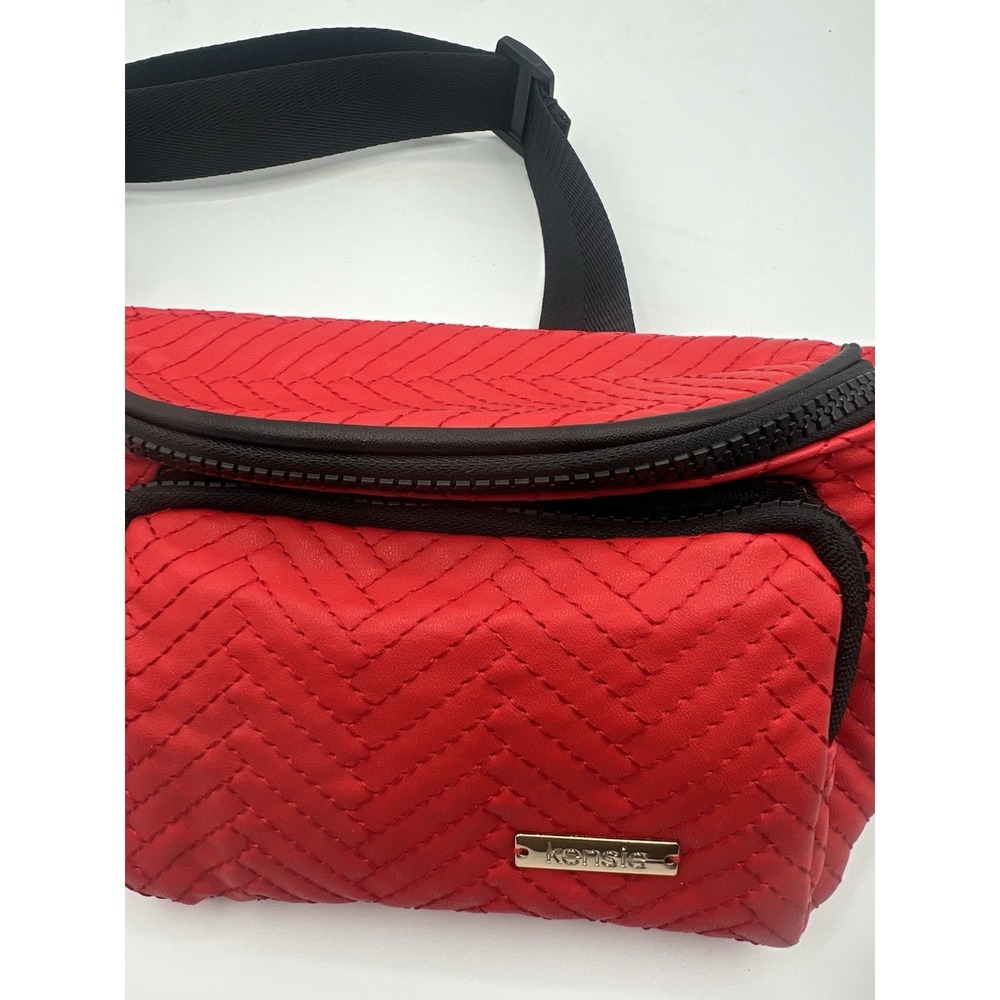 Kensie Red Quilted Belt Bag Fanny Pack Crossbody Waist Bag Adjustable NWT - Picture 4 of 6